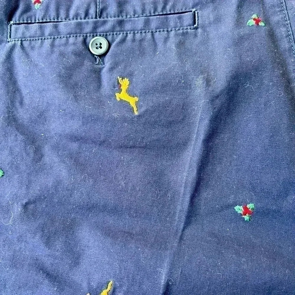 Charleston Threads Men’s Holiday Christmas Embroidered Shorts - Picture 6 of 7